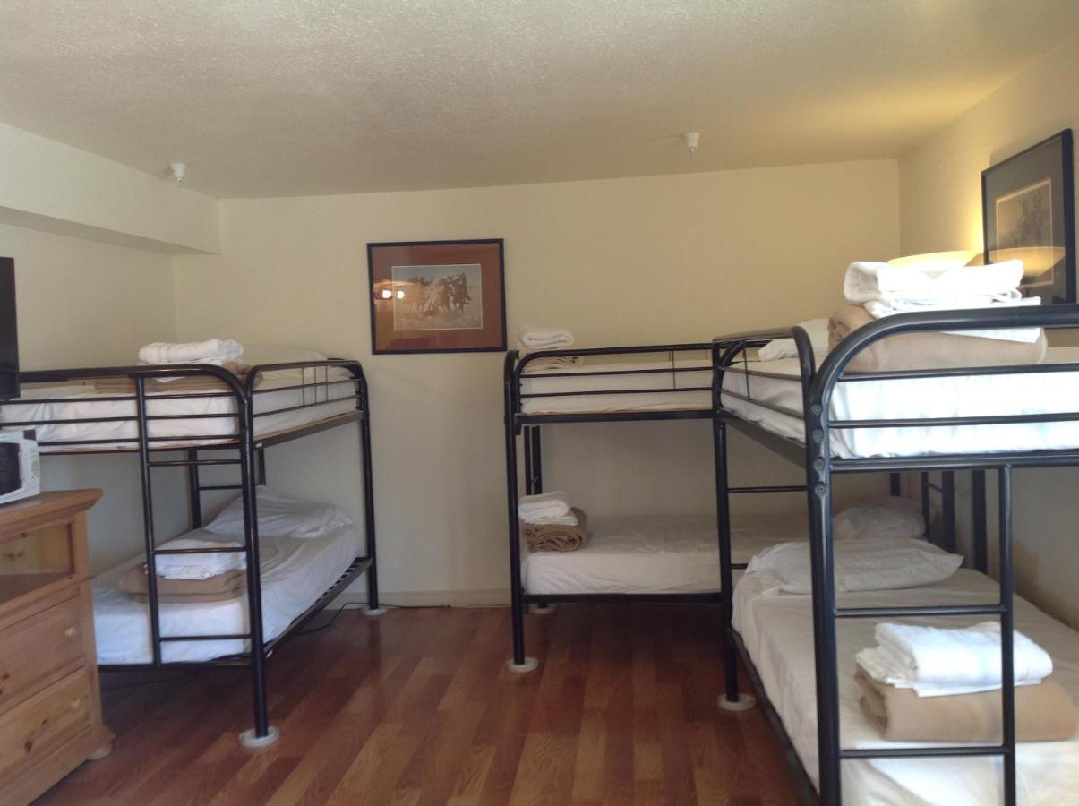 Whitney Portal Hotel And Hostel Лон Пайн Екстериор снимка