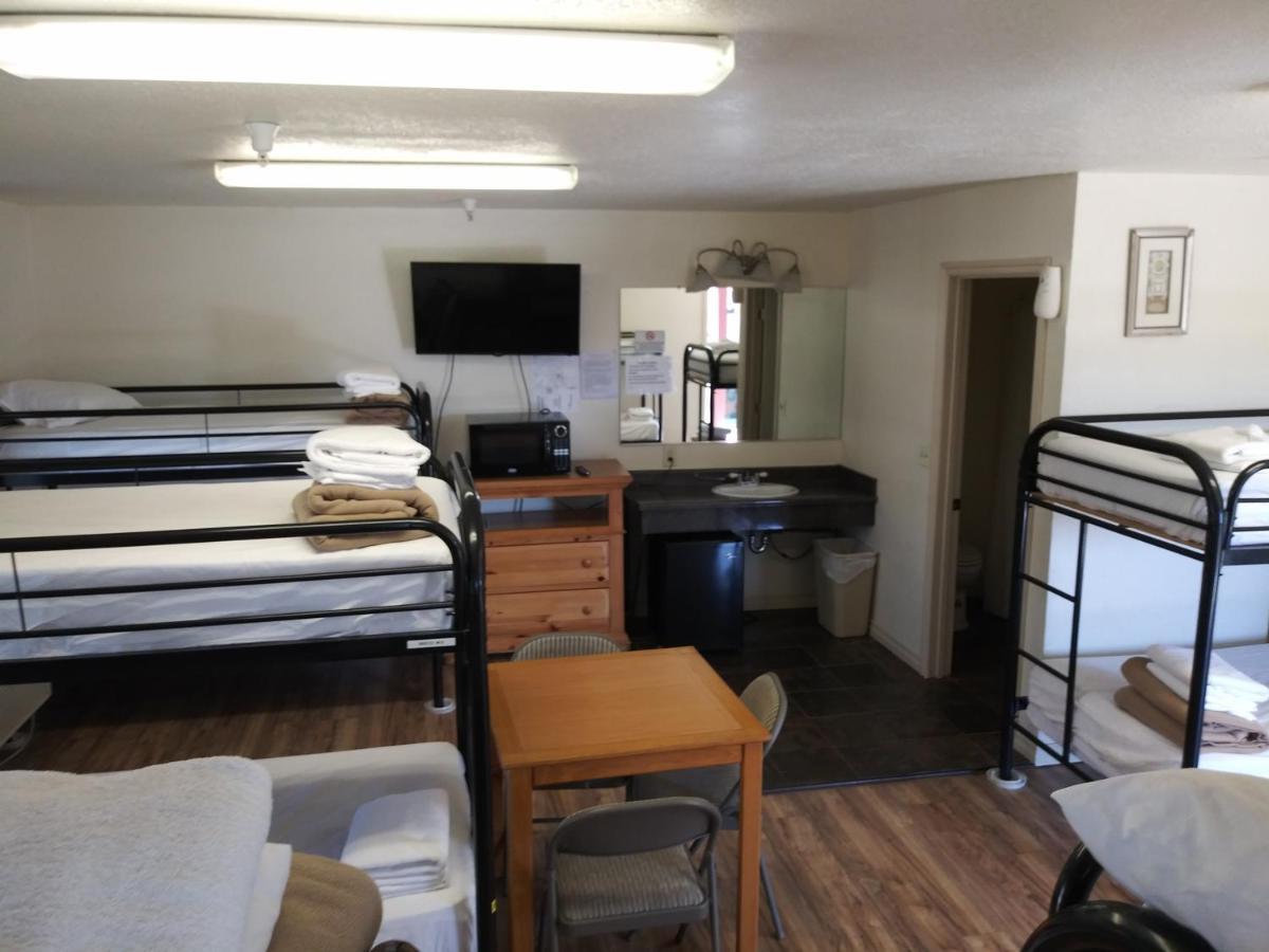 Whitney Portal Hotel And Hostel Лон Пайн Екстериор снимка