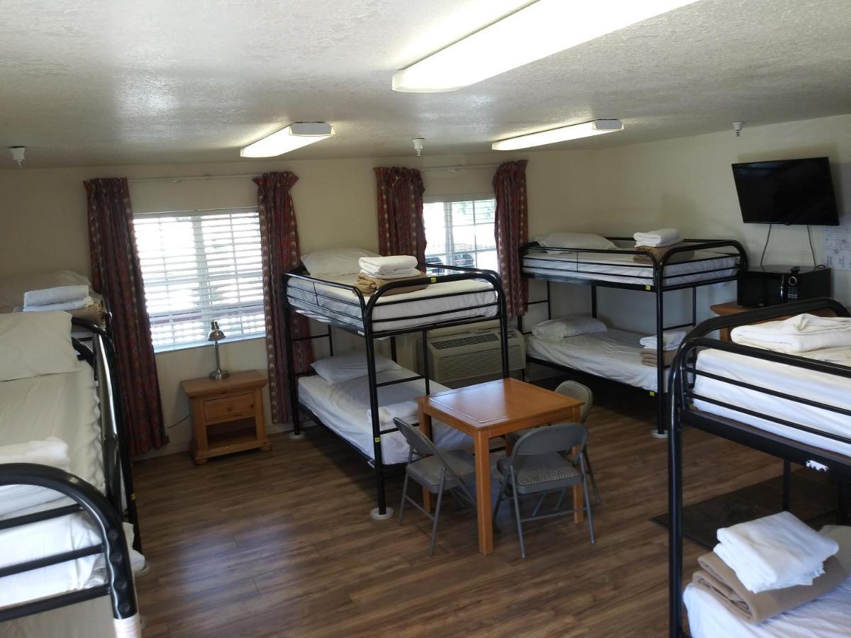 Whitney Portal Hotel And Hostel Лон Пайн Екстериор снимка