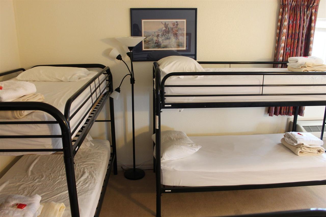 Whitney Portal Hotel And Hostel Лон Пайн Стая снимка