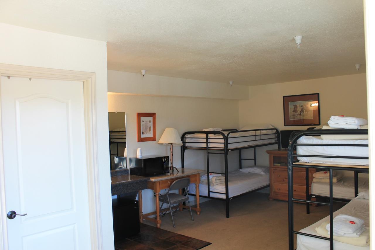 Whitney Portal Hotel And Hostel Лон Пайн Екстериор снимка